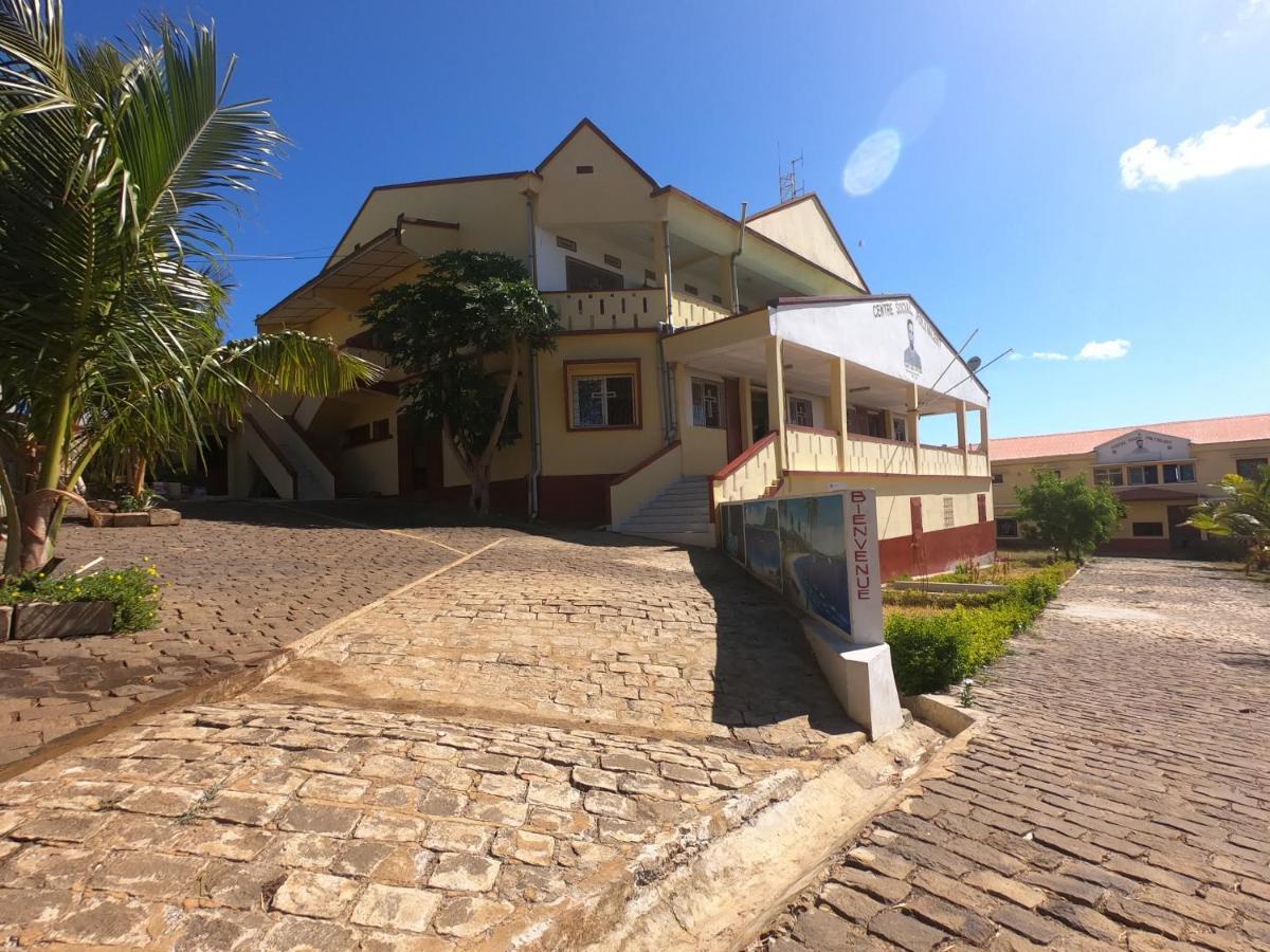 Bed and Breakfast Centre Lucien Botovasoa à Antsiranana Extérieur photo