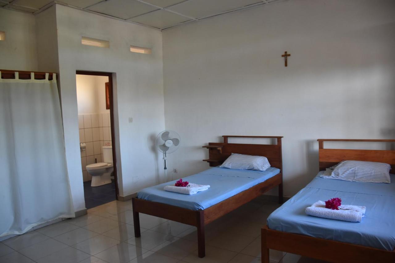 Bed and Breakfast Centre Lucien Botovasoa à Antsiranana Extérieur photo