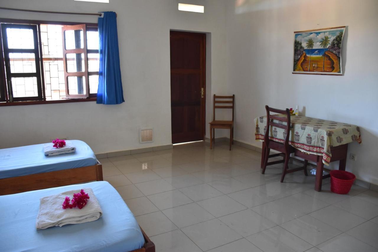 Bed and Breakfast Centre Lucien Botovasoa à Antsiranana Extérieur photo