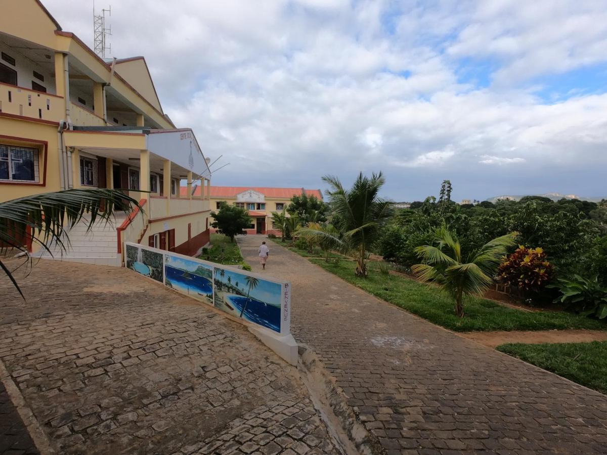 Bed and Breakfast Centre Lucien Botovasoa à Antsiranana Extérieur photo