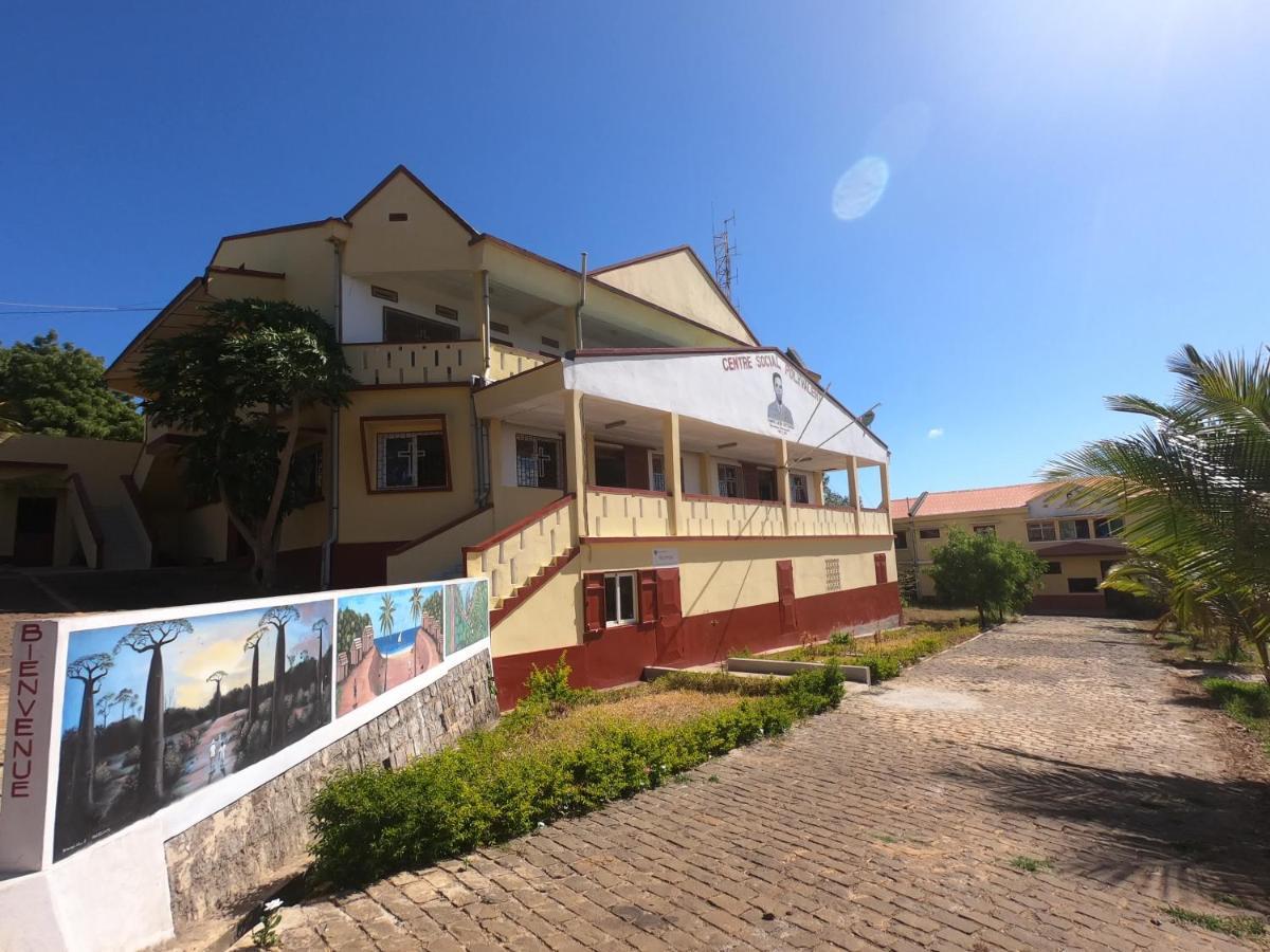 Bed and Breakfast Centre Lucien Botovasoa à Antsiranana Extérieur photo
